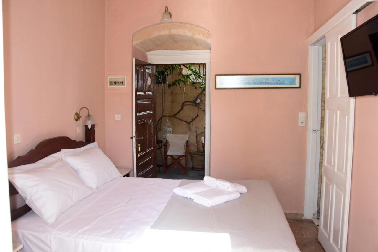 Aegina Aeginitikon Arhontikon Stylish Boutique Hotel מראה חיצוני תמונה